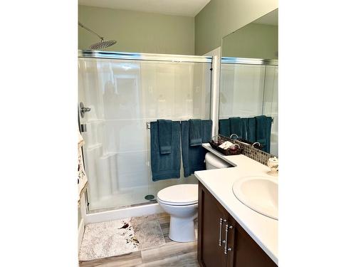 315 - 5570 Broadwater Rd, Castlegar, BC - Indoor Photo Showing Bathroom