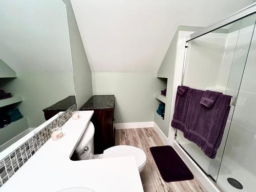 315 - 5570 Broadwater Rd, Castlegar, BC - Indoor Photo Showing Bathroom