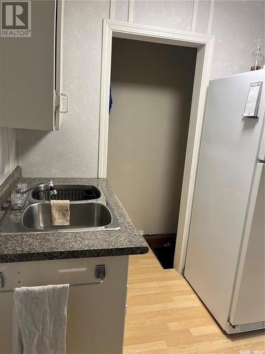 959 Hall Street W, Moose Jaw, SK - Indoor Photo Showing Kitchen With Double Sink