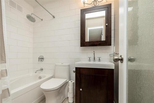54 Hawstead Road, Winnipeg, MB - Indoor Photo Showing Bathroom