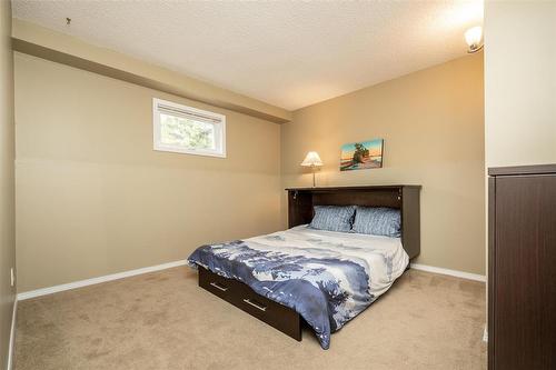 54 Hawstead Road, Winnipeg, MB - Indoor Photo Showing Bedroom