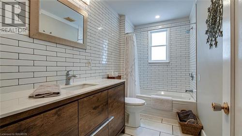 72 South Shore Road, Northern Bruce Peninsula, ON - Indoor Photo Showing Bathroom