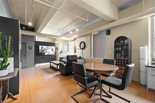 301 283 Bannatyne Avenue, Winnipeg, MB - Indoor Photo Showing Dining Room