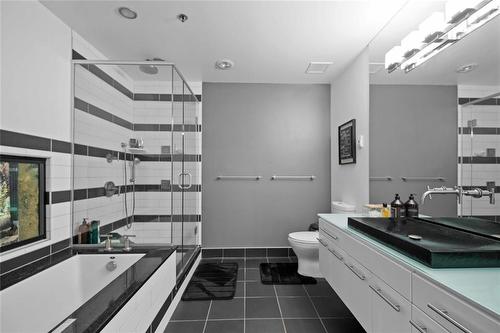 301 283 Bannatyne Avenue, Winnipeg, MB - Indoor Photo Showing Bathroom