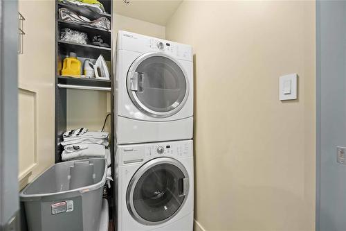 301 283 Bannatyne Avenue, Winnipeg, MB - Indoor Photo Showing Laundry Room