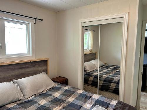 214 North Railway Street, Killarney, MB - Indoor Photo Showing Bedroom