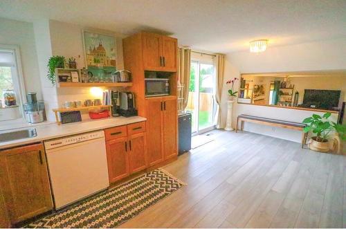 91 Bethune Way, Winnipeg, MB - Indoor Photo Showing Kitchen