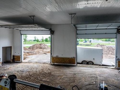 Interior - 8055 Rue Maurice-Guillemette, Bécancour, QC - Indoor Photo Showing Garage