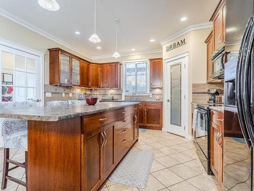 2240 Jackson Ave, Merritt, BC - Indoor Photo Showing Kitchen With Upgraded Kitchen