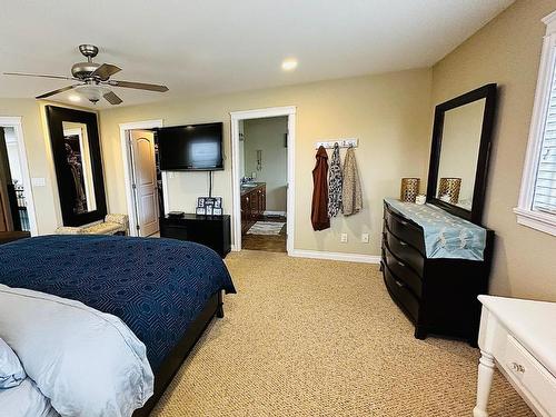 2240 Jackson Ave, Merritt, BC - Indoor Photo Showing Bedroom