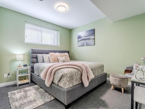 2240 Jackson Ave, Merritt, BC - Indoor Photo Showing Bedroom