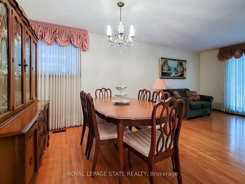 245 Montmorency Dr, Hamilton, ON - Indoor Photo Showing Dining Room