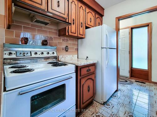 245 Montmorency Dr, Hamilton, ON - Indoor Photo Showing Kitchen