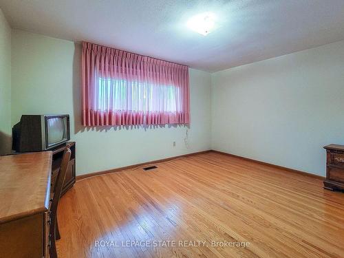 245 Montmorency Dr, Hamilton, ON - Indoor Photo Showing Other Room