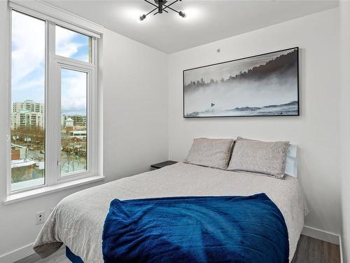 706-848 Yates St, Victoria, BC - Indoor Photo Showing Bedroom