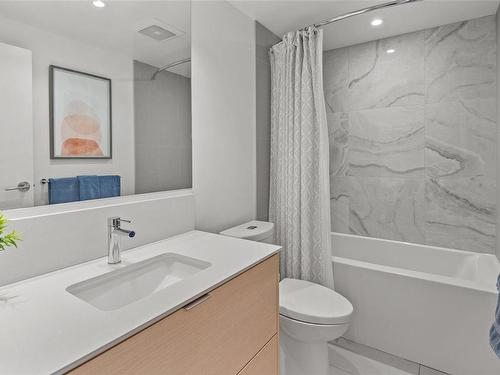 706-848 Yates St, Victoria, BC - Indoor Photo Showing Bathroom