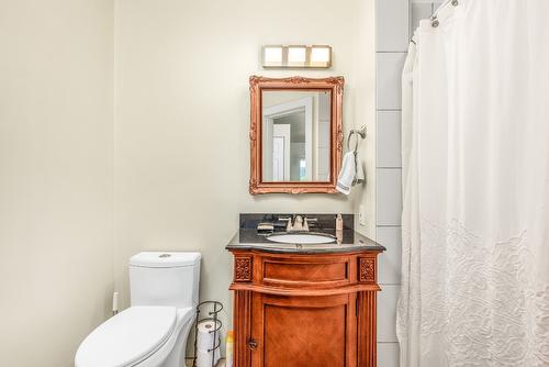 4 Hollingsworth Road, Cherryville, BC - Indoor Photo Showing Bathroom