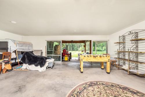 4 Hollingsworth Road, Cherryville, BC - Indoor Photo Showing Other Room