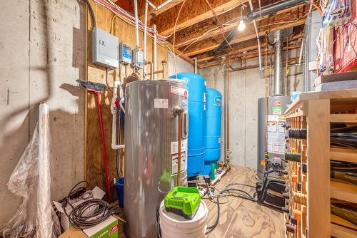 4 Hollingsworth Road, Cherryville, BC - Indoor Photo Showing Basement