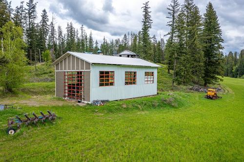 4 Hollingsworth Road, Cherryville, BC - Indoor Photo Showing Basement