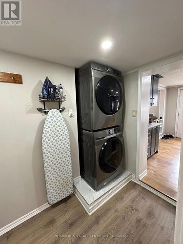 7991 Peter Street, Niagara Falls, ON - Indoor Photo Showing Laundry Room