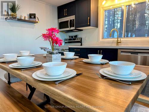 26 Manitou Lane, Kawartha Lakes, ON - Indoor Photo Showing Dining Room