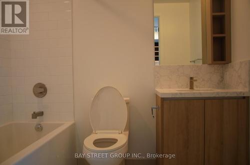 3211 - 319 Jarvis Street, Toronto, ON - Indoor Photo Showing Bathroom