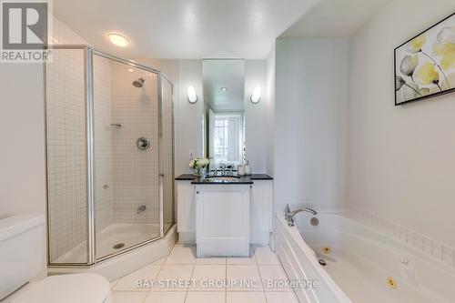 512E - 500 Queens Quay W, Toronto, ON - Indoor Photo Showing Bathroom