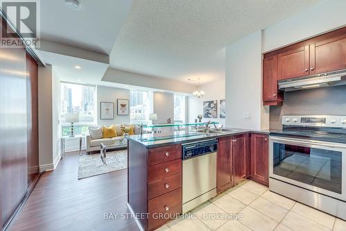 512E - 500 Queens Quay W, Toronto, ON - Indoor Photo Showing Kitchen With Double Sink