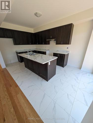 143 Terry Fox Drive, Barrie, ON - Indoor Photo Showing Kitchen