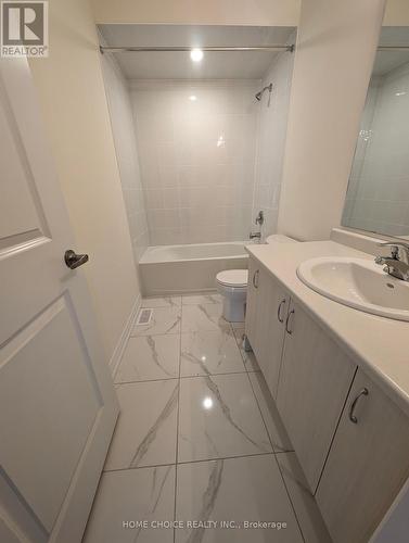 143 Terry Fox Drive, Barrie, ON - Indoor Photo Showing Bathroom
