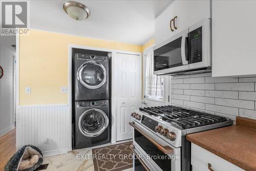 4 Juniper Lane, Belleville, ON - Indoor Photo Showing Laundry Room