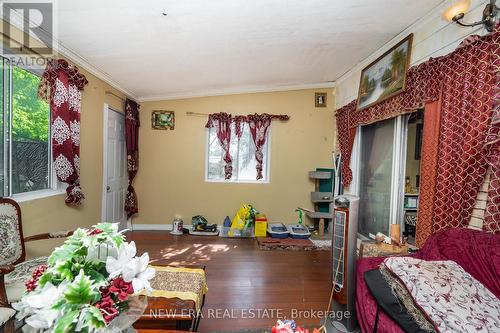 916 Stainton Drive, Mississauga, ON - Indoor