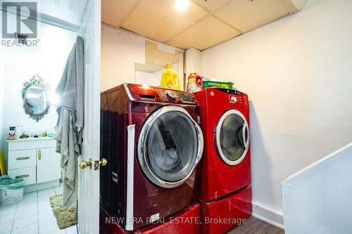 916 Stainton Drive, Mississauga, ON - Indoor Photo Showing Laundry Room