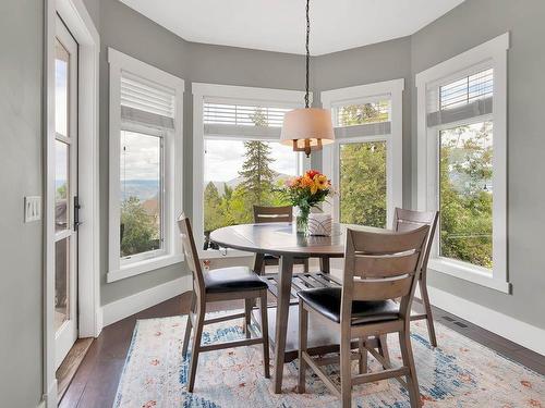 1690 Rose Hill Road, Kamloops, BC - Indoor Photo Showing Dining Room