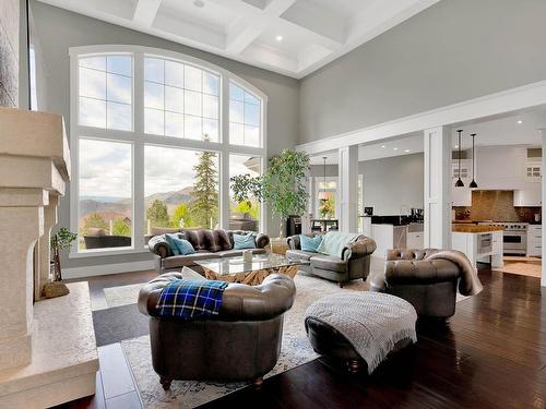 1690 Rose Hill Road, Kamloops, BC - Indoor Photo Showing Living Room