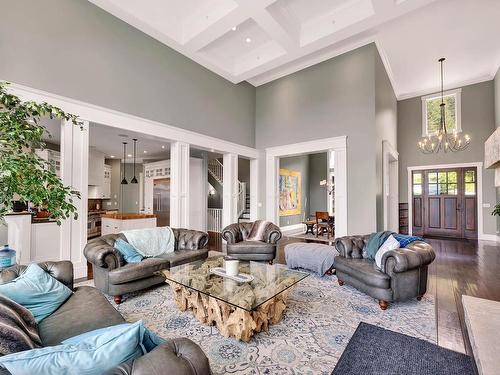 1690 Rose Hill Road, Kamloops, BC - Indoor Photo Showing Living Room