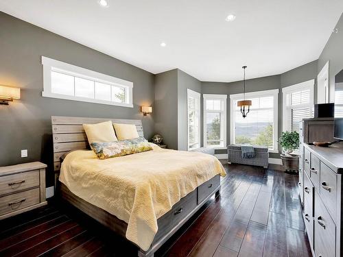 1690 Rose Hill Road, Kamloops, BC - Indoor Photo Showing Bedroom