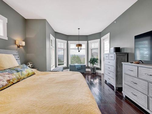 1690 Rose Hill Road, Kamloops, BC - Indoor Photo Showing Bedroom