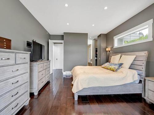 1690 Rose Hill Road, Kamloops, BC - Indoor Photo Showing Bedroom