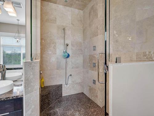 1690 Rose Hill Road, Kamloops, BC - Indoor Photo Showing Bathroom