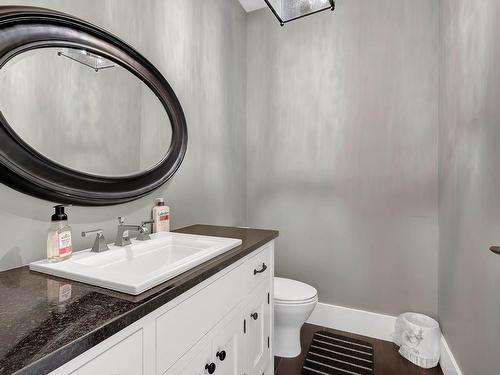 1690 Rose Hill Road, Kamloops, BC - Indoor Photo Showing Bathroom