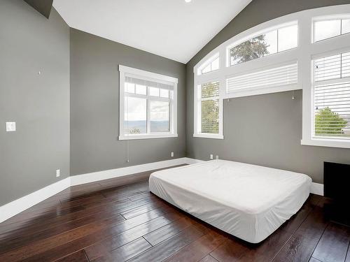 1690 Rose Hill Road, Kamloops, BC - Indoor Photo Showing Bedroom