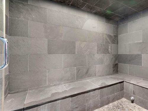 1690 Rose Hill Road, Kamloops, BC - Indoor Photo Showing Bathroom