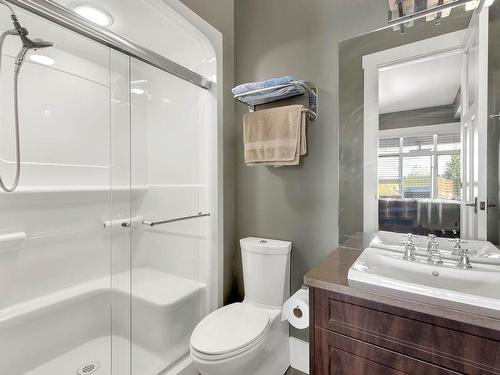 1690 Rose Hill Road, Kamloops, BC - Indoor Photo Showing Bathroom