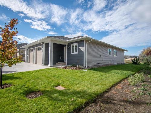 176-8800 Dallas Drive, Kamloops, BC - Outdoor