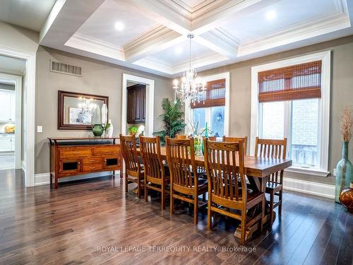 21 Langdon Dr, King, ON - Indoor Photo Showing Dining Room