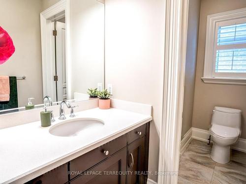 21 Langdon Dr, King, ON - Indoor Photo Showing Bathroom