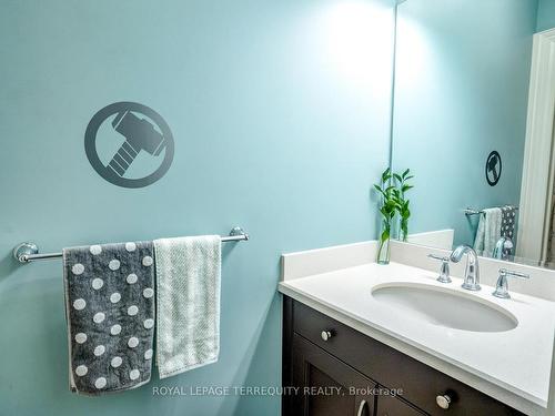 21 Langdon Dr, King, ON - Indoor Photo Showing Bathroom