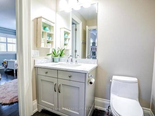 21 Langdon Dr, King, ON - Indoor Photo Showing Bathroom